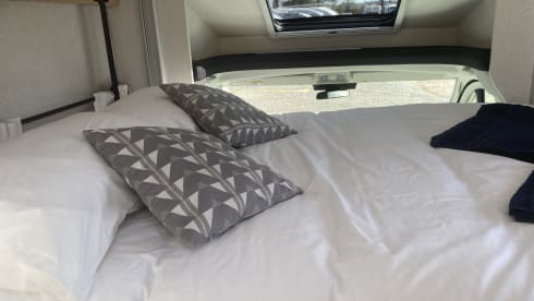 Winding Road – Camper di lusso Pilote P740FGJ del 2026 con 4 posti letto.