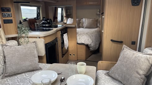 Northern Lights – Peugeot-Campingbus mit 4 Schlafplätzen aus dem Jahr 2012