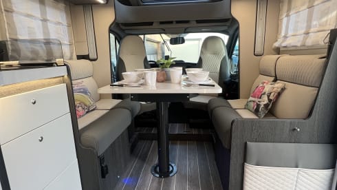 Loft On Wheels 5.0 – Recent automatic camper for 4 people