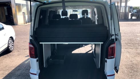 Rental van VW T6 with two beds