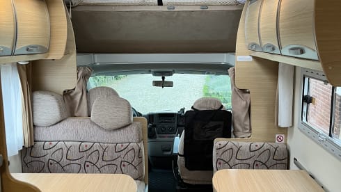 Complete neat well maintained Camper for families or couples