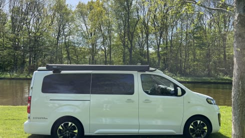 P-458-JD – 4p Fixxter campervan from 2022