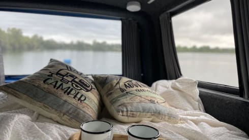 Bluey – The Lil Camper co- 4 Berth VW campervan