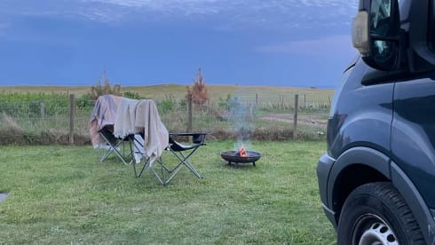 Taran – Viaggia con Taran - Accogliente camper Ford, assicurazione inclusa.