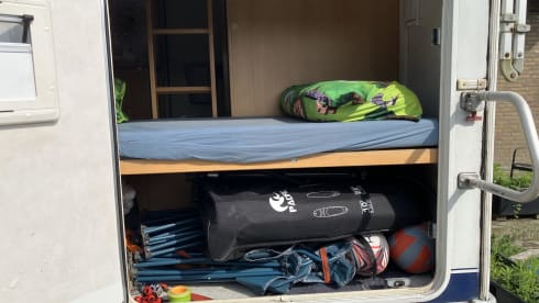 Ideal and cozy family camper, bicycle carrier for 4 or scooter, 2.8 JTD