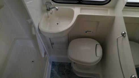 G-type – Modern camper, navi, 2 x air conditioning, TV screen etc.