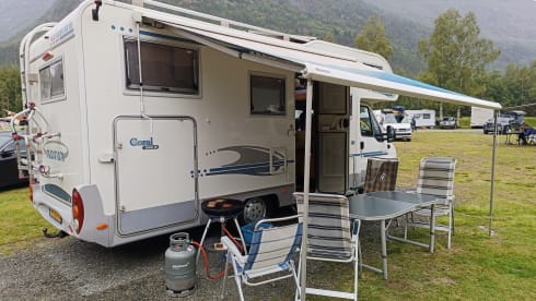 5 pers. camper, off grid, lots of space