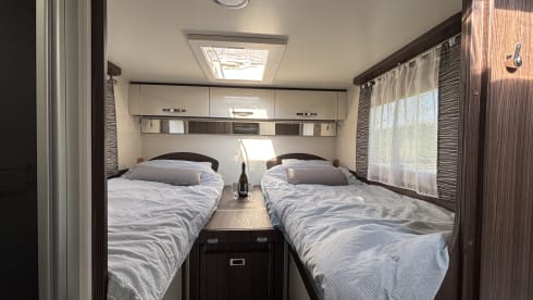 Full option 5 person Benimar automatic