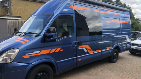 Decks – 4 berth 5 Belt Campervan