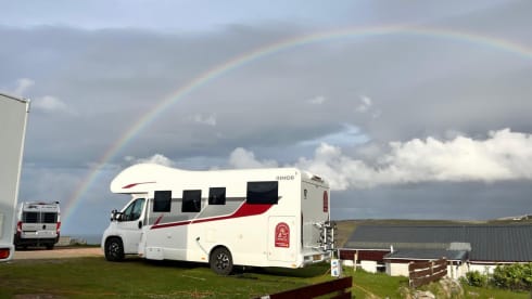 Super camper with 5 fixed beds! 2023