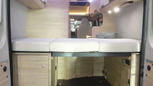 Willie – 4p. Knaus Boxlife Pro 540 Road - 165 PK - met pop-up dak
