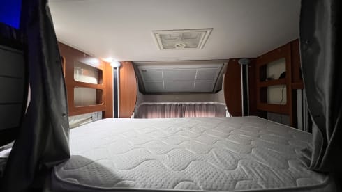 Casa Viaggio – Spacious Hobby Alcove Family Camper with fixed bunk bed