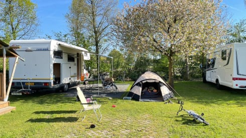 Coosie Camper  – Family camper with tent for 6 people