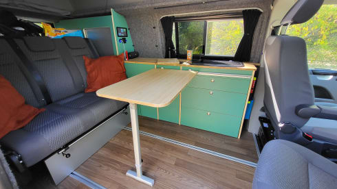 Bussie – 2p Volkswagen campervan uit 2014