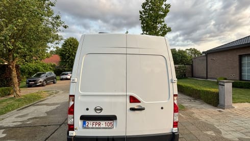 betty – 2p Nissan bus uit 2017