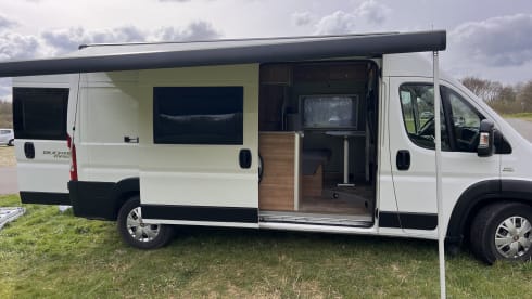 Compact Fiat Ducato Camper (2p) - Comfort & Freedom!