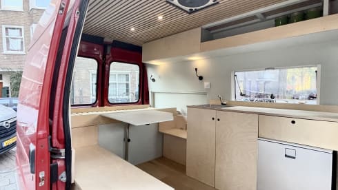 Lola – Two-person Self-build Camperbus