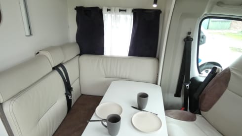 Dycki Duo – Get in, drive off, feel good.
