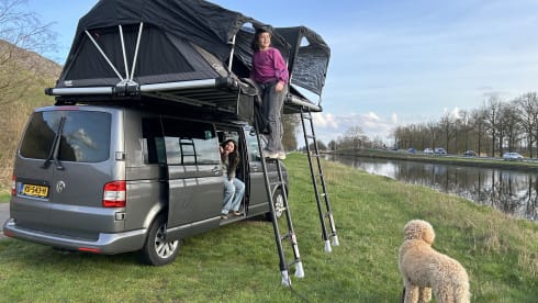 Rooftop party Van  – Happy 4 person Volkswagen party Van.