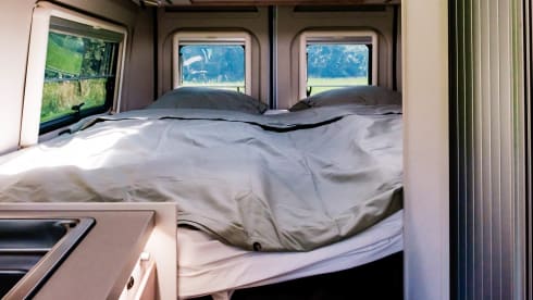 YOURMOMENTS_Vanlife  – Escape to nature with our luxurious off-grid camper bus 