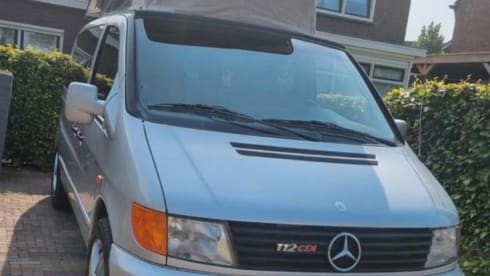 4p Mercedes-Benz bus uit 2000