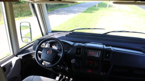 4p Hymer I598 Exsis integral from 2016