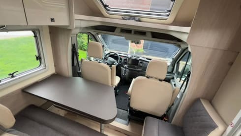 AUTOMATIC 4-seater Ford Bürstner Lineo 2023