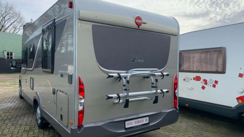 EXTRA DAYS Available Luxury Super Cozy Camper king-size bed / full air conditioning