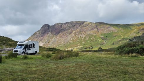 Auto-Trail F60 – 4 berth Autotrail semi-integrated from 2024