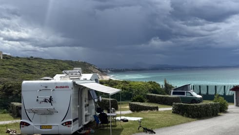 6p ruime gezinscamper met stapelbed off the grid