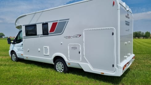 5p Ford semi-integrated uit 2022