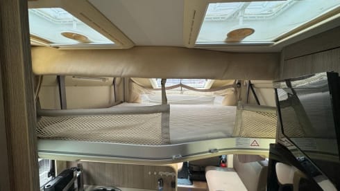 5 person Luxury camper with barbecue included 