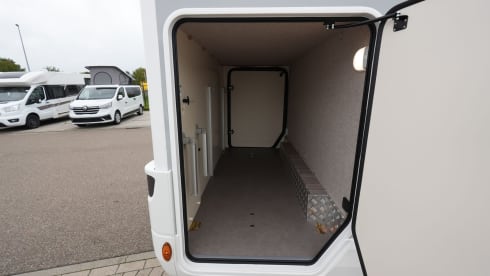 Utopia – 4p Peugeot semi-integrated uit 2024
