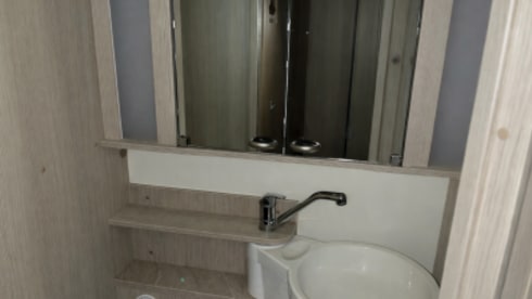 4p Bürstner 160 hp semi-integrated (2013)