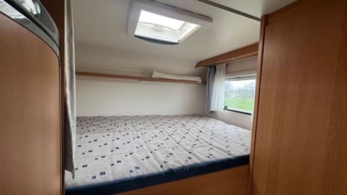Roadrunner – Beautiful and very well maintained motorhome with lots of space