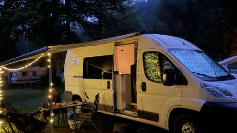 Ruimteschip 1 – Comfortable 4-person family campervan | Peugeot Boxer 2014
