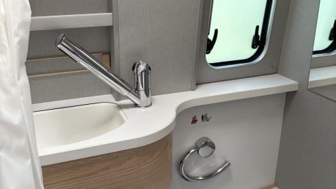 Mevrouw de Wit – 3p Hymer bus from 2021