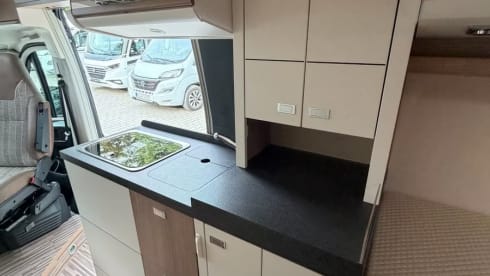 Malibu-Wohnmobil für 4 Personen ab 2024