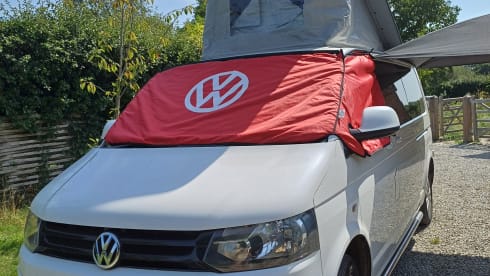 Betty – 4 berth Volkswagen campervan 2011