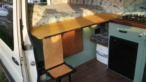 Horizon – Adventurous off-grid bus camper, fully equipped (length bed)