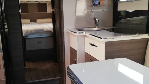 4p McLouis carat 481 semi-integrated from 2020
