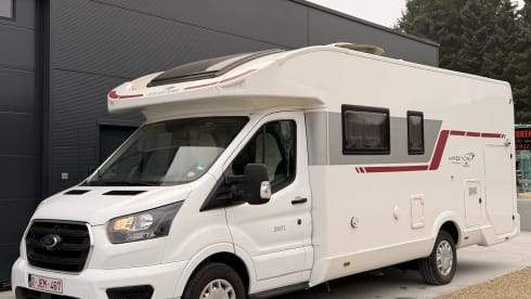 Superdeluxe Motorhome Automaat met krachtige motor