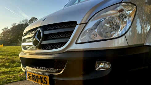 Bertus – Mercedes Sprinter 519CDI 3.0 V6 (191 hp) Automatic Bus Camper – B driving license –