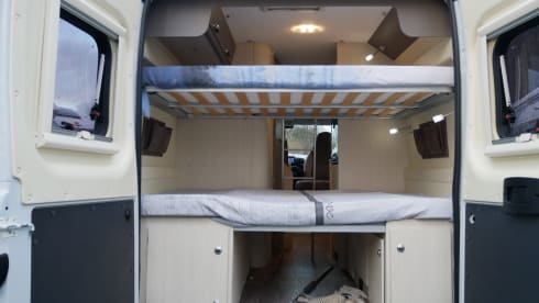 Chausson4, 4 sleeping- 4 seats, Bunk bed!