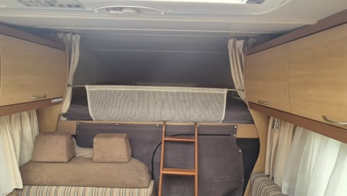 3p Renault Rapido integrated retro camper