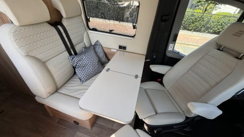 Hogan – 4p Mercedes Hymer 4x4 - 2023