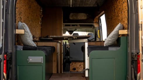 COSY off-grid bus