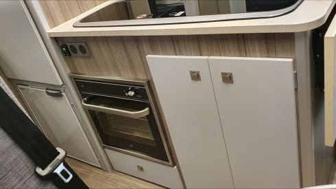 RENTACAMPA  – 2 BERTH FULLY SELF CONTAINED CAMPERVAN WITH TOILET AND SHOWER 