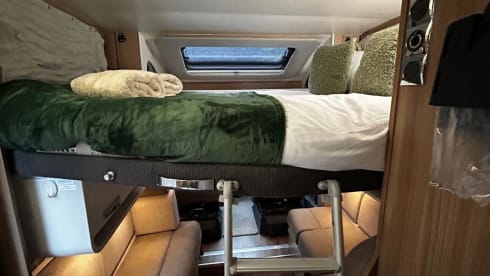 Johnny – 6.5 birth Champagne, Super luxurious. Take your adventure now. 