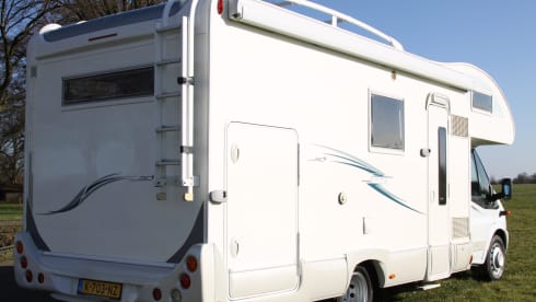 Super Brig 677 TC – Spacious Super Brig 677 TC with 6 berths and XXL garage!